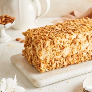 Brazo Panqueque Almendra Manjar
